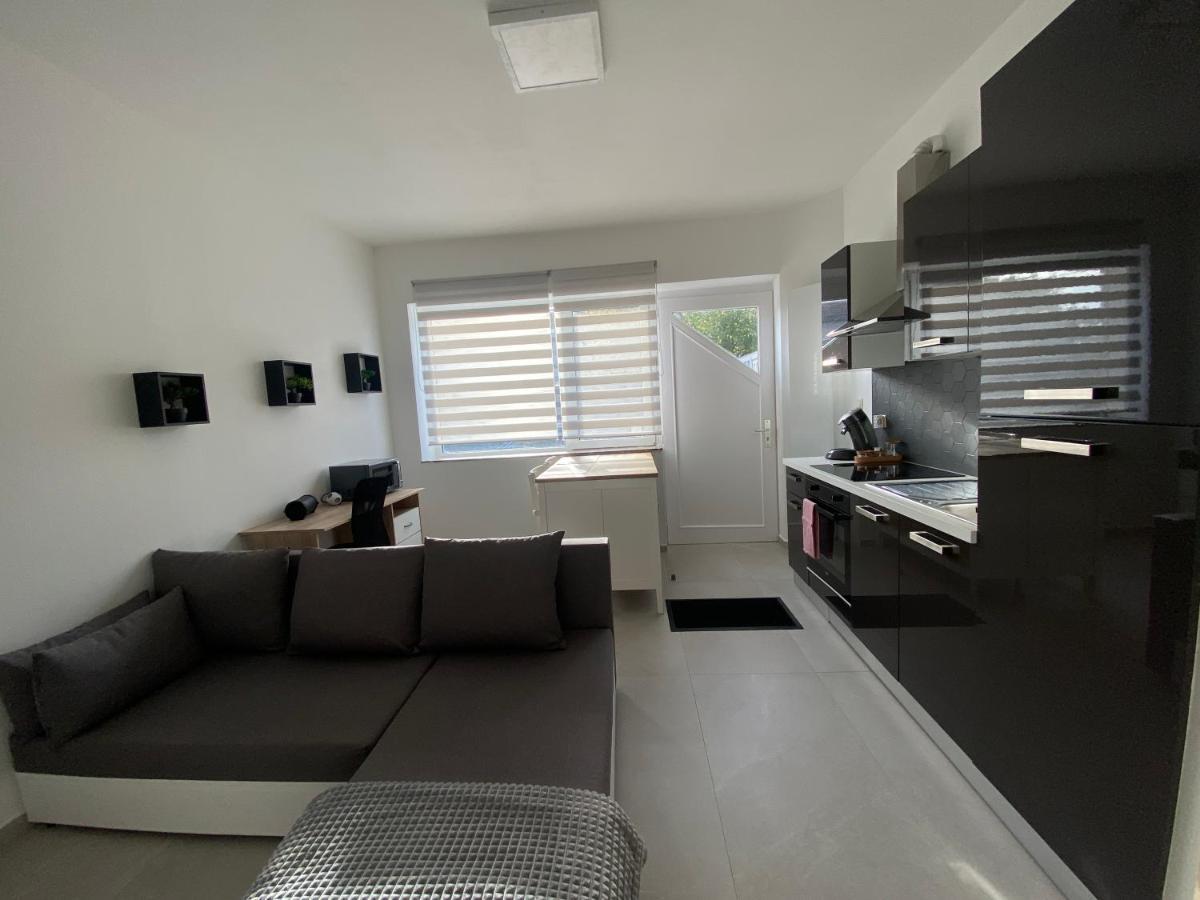 1-C Superbe Appartement Tres Calme Et Bien Decore ชาร์เลอรัว ภายนอก รูปภาพ